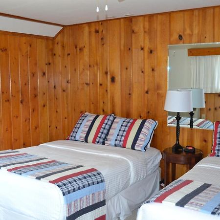 Buzzs Lakeside Inn Вайтголл Екстер'єр фото