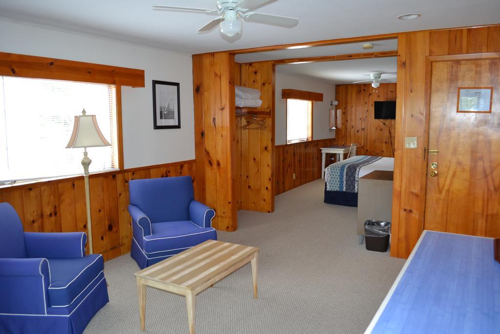 Buzzs Lakeside Inn Вайтголл Номер фото